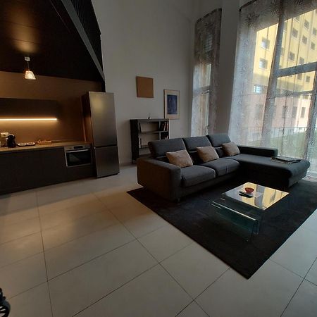 Milan Space Loft - Apartment Close To M5 Subway - Free Parking - Sky & Netflix Tv Milão Exterior foto